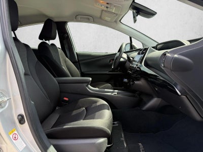2022 Toyota Prius L Eco (Natl)