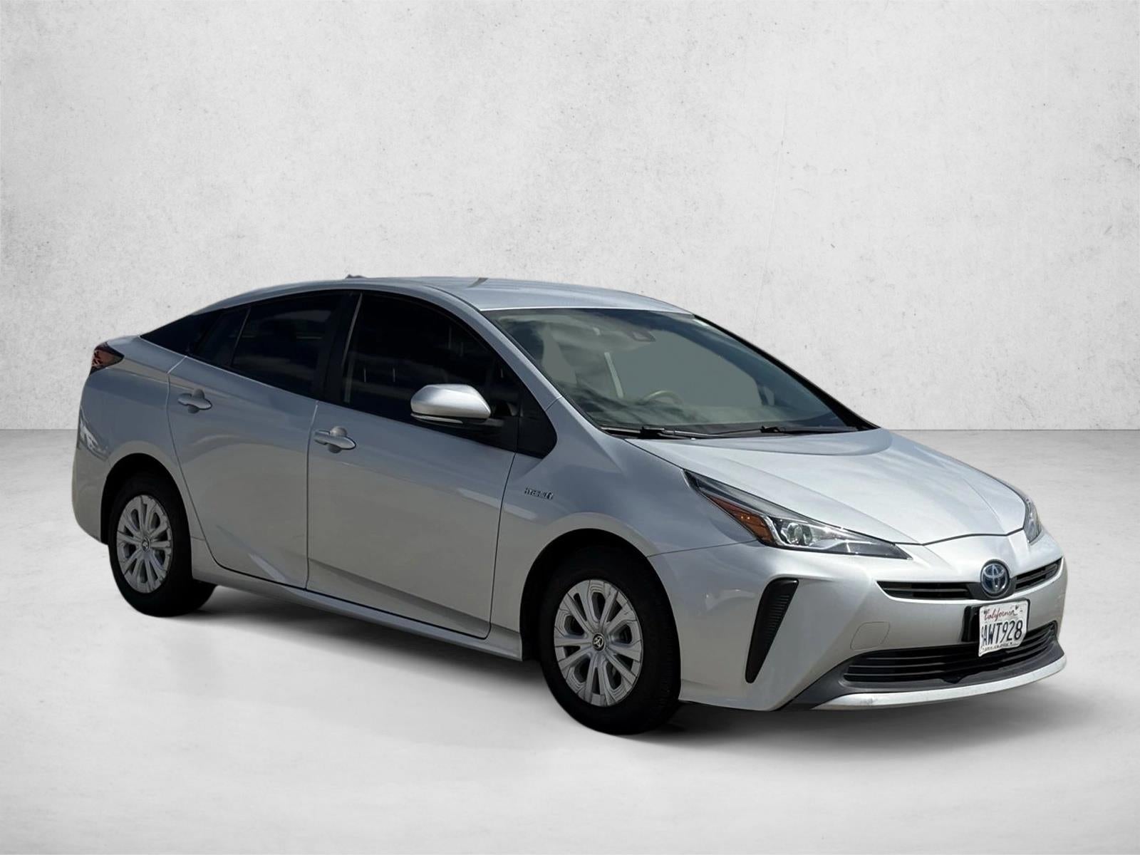2022 Toyota Prius L Eco (Natl)