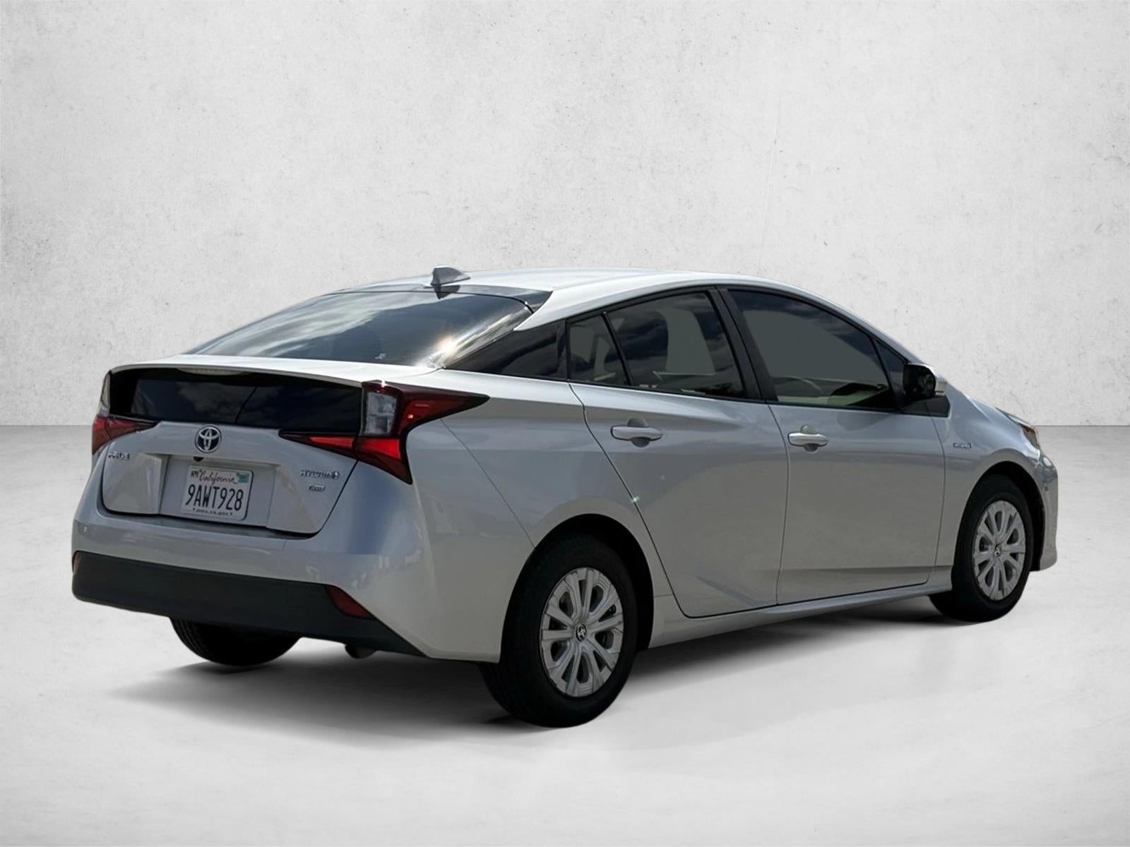 2022 Toyota Prius L Eco (Natl)