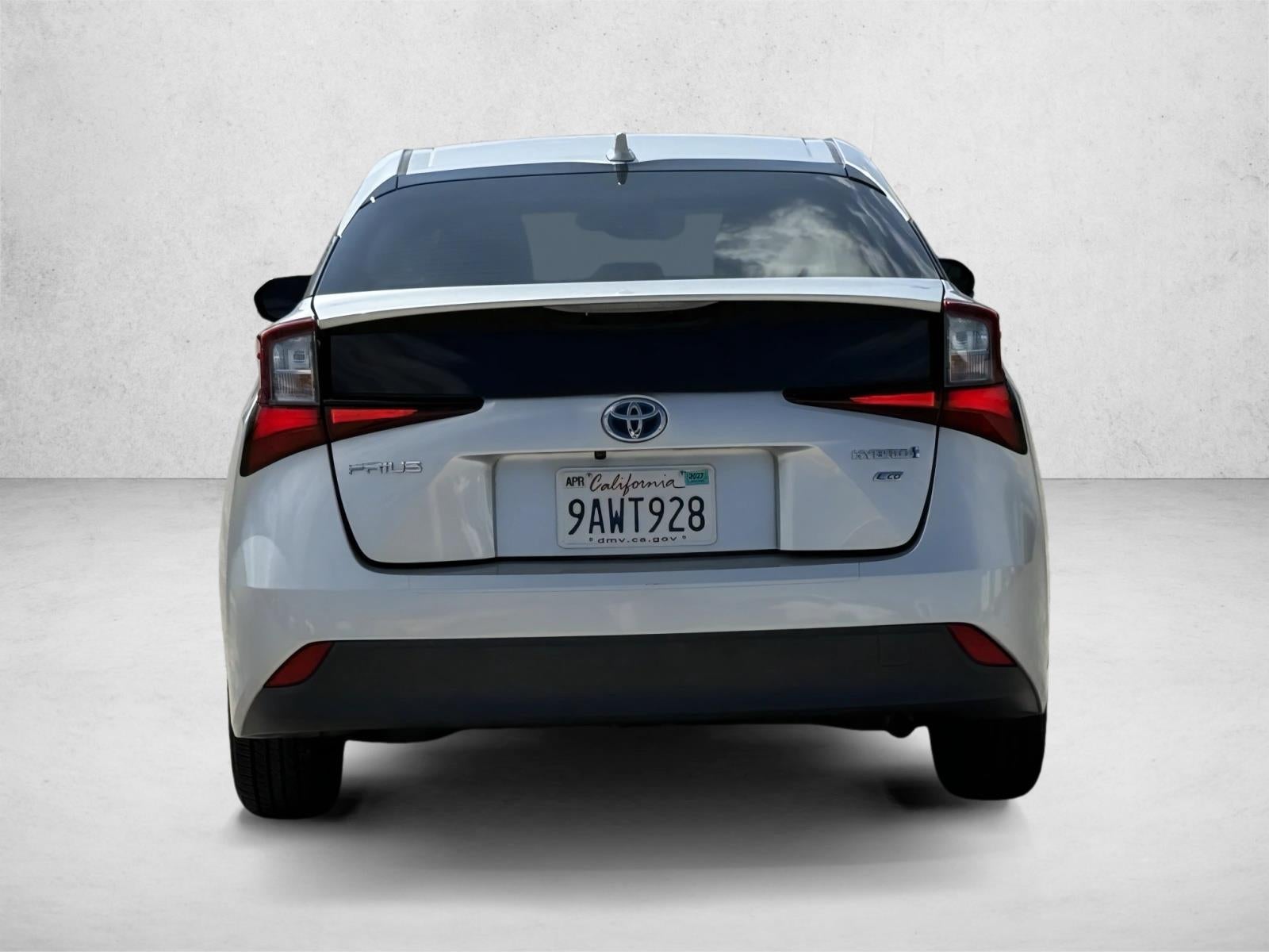 2022 Toyota Prius L Eco (Natl)
