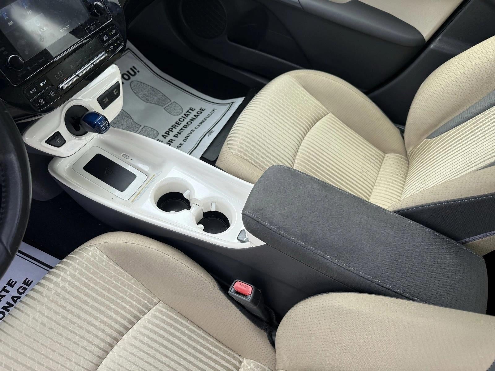 2016 Toyota Prius 5dr HB Three (Natl)