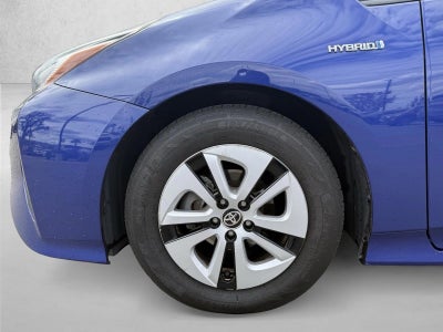 2016 Toyota Prius 5dr HB Three (Natl)