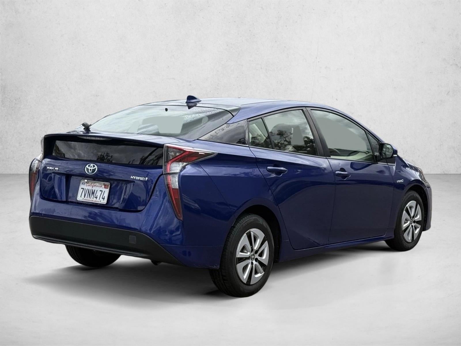 2016 Toyota Prius 5dr HB Three (Natl)