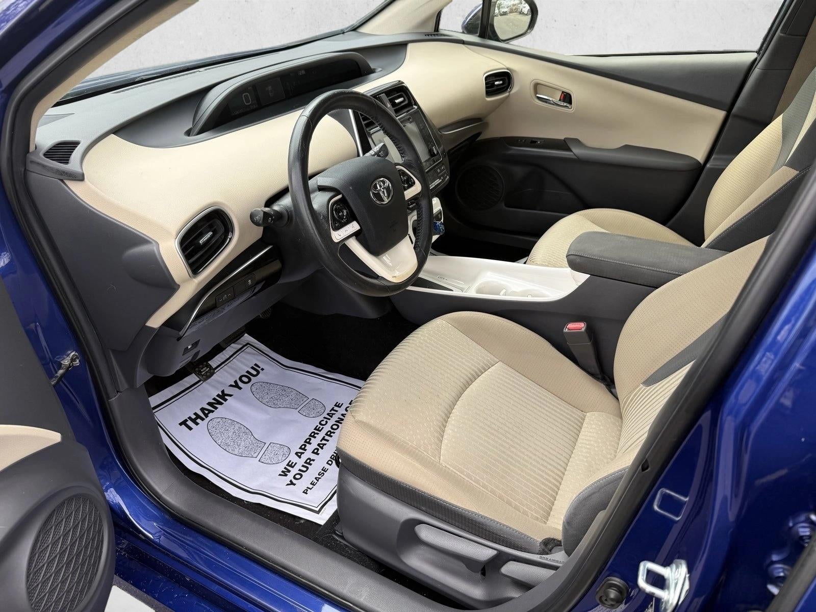 2016 Toyota Prius 5dr HB Three (Natl)