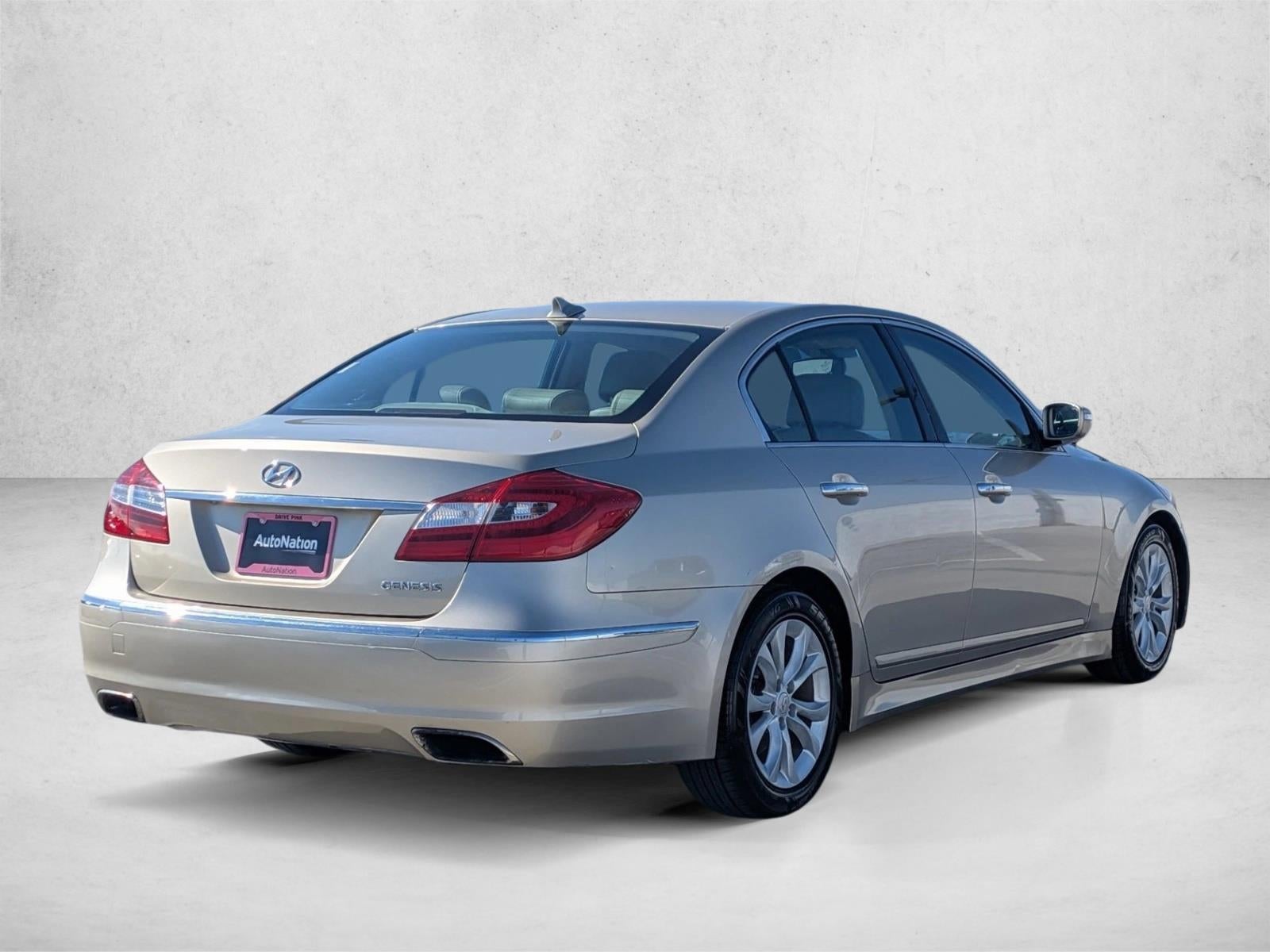 2012 Hyundai GENESIS 4dr Sdn V6 3.8L