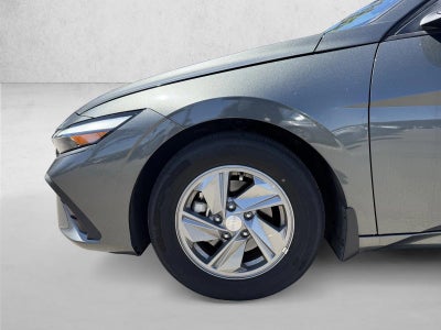 2025 Hyundai ELANTRA SE IVT