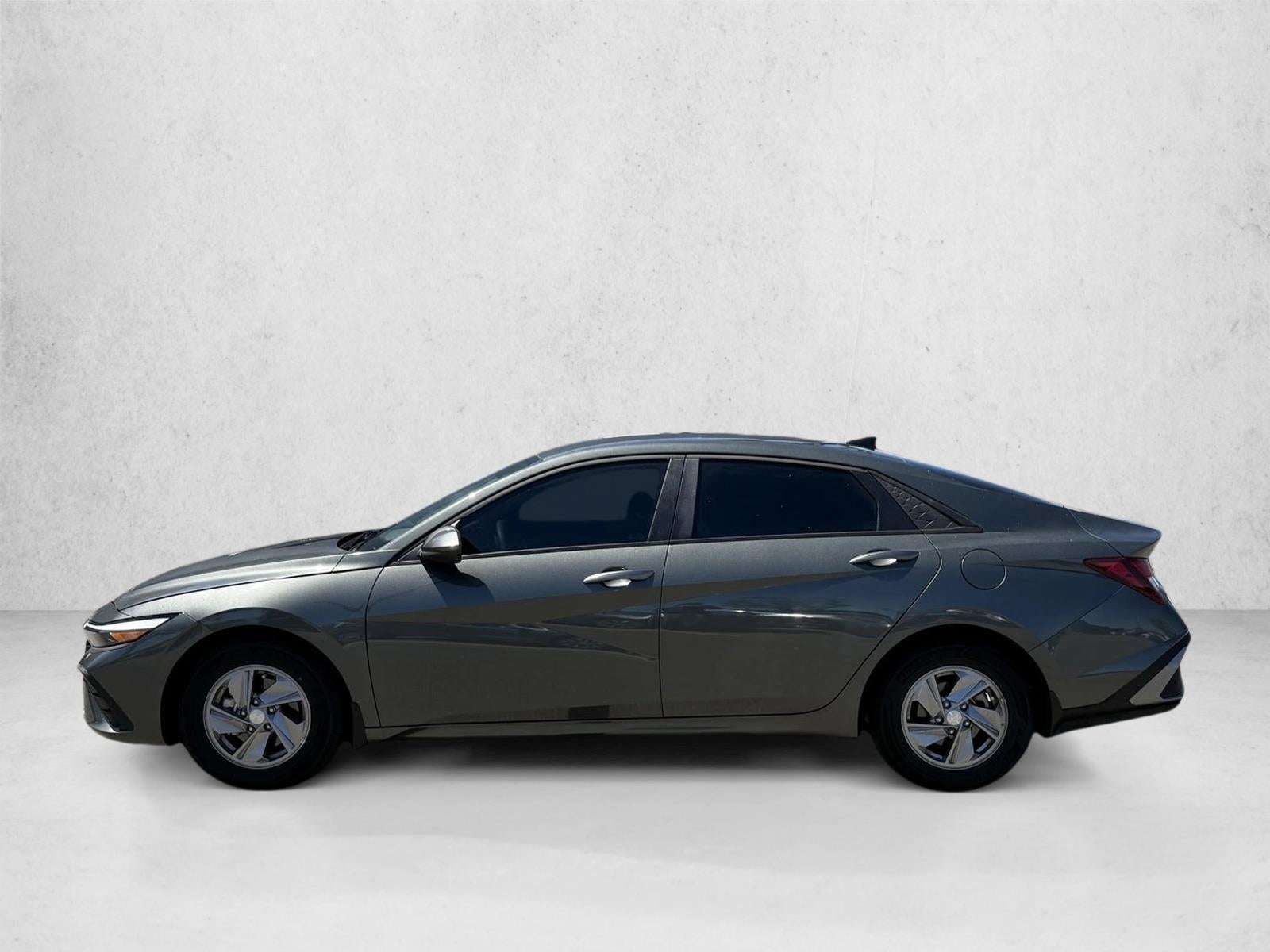 2025 Hyundai ELANTRA SE IVT