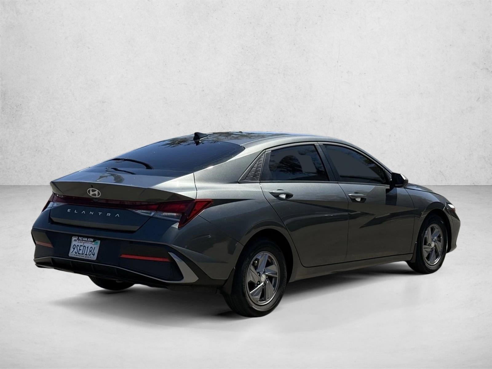 2025 Hyundai ELANTRA SE IVT