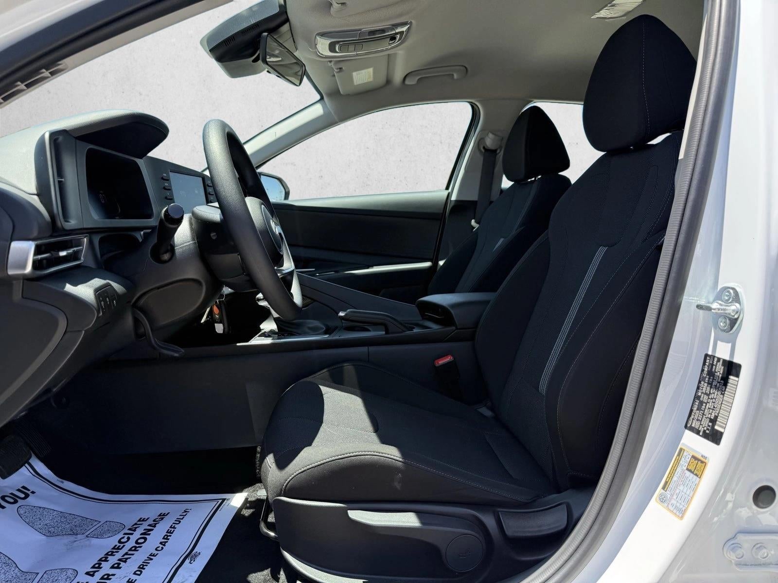 2025 Hyundai ELANTRA SE IVT