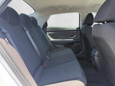 2025 Hyundai ELANTRA SE IVT