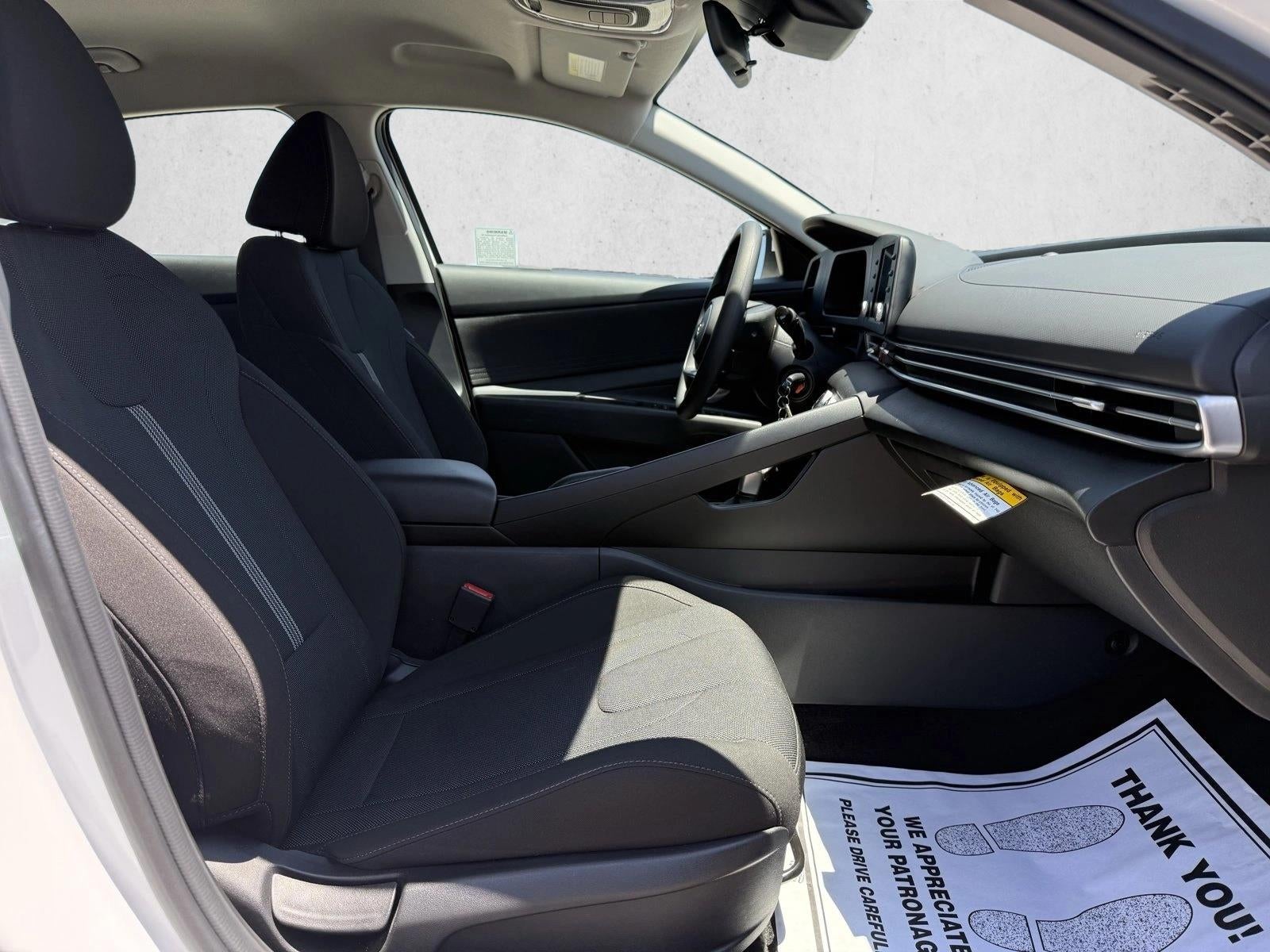 2025 Hyundai ELANTRA SE IVT