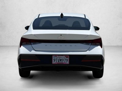 2025 Hyundai ELANTRA SE IVT