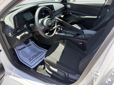 2025 Hyundai ELANTRA SE IVT