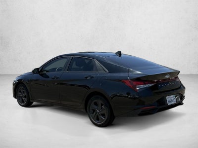 2022 Hyundai ELANTRA SEL IVT