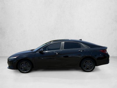 2022 Hyundai ELANTRA SEL IVT
