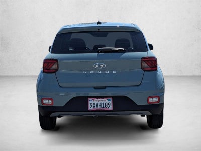 2026 Hyundai VENUE SE FWD