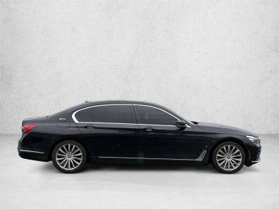 2018 BMW 740e xDrive iPerformance Plug-In Hybrid