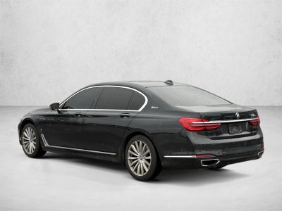 2018 BMW 740e xDrive iPerformance Plug-In Hybrid
