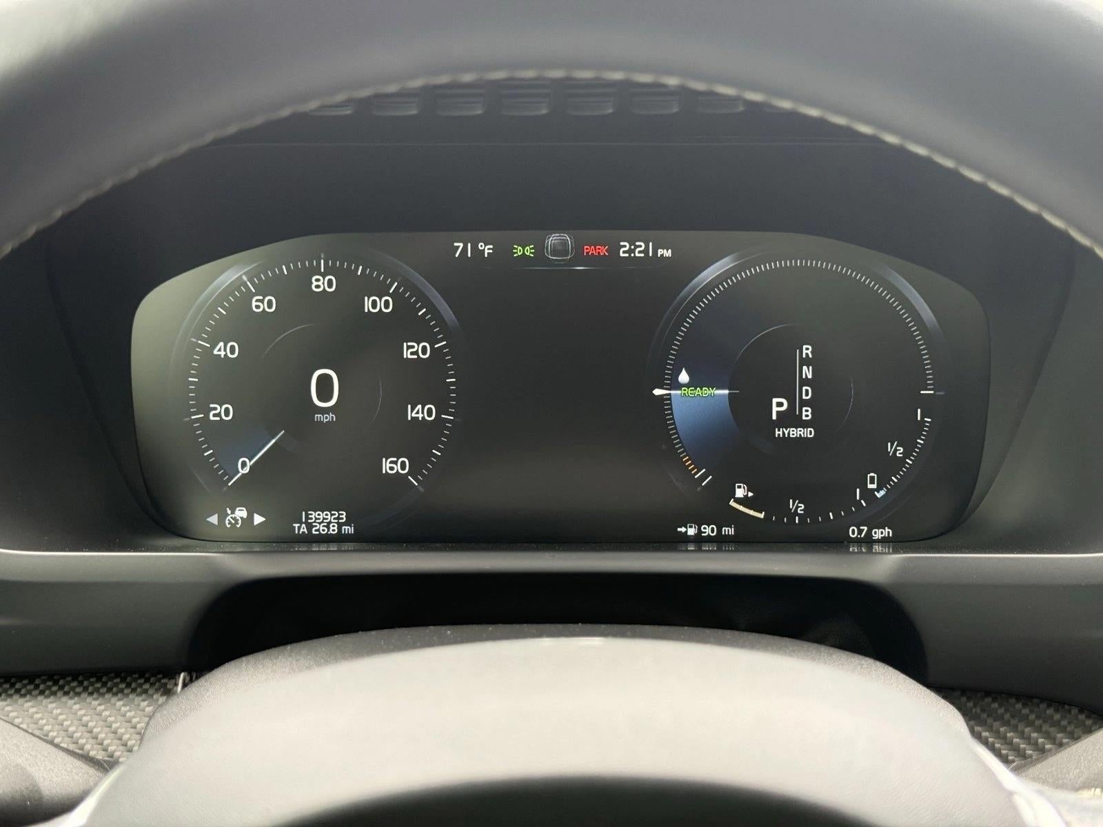 2019 Volvo XC90 T8 eAWD Plug-In Hybrid R-Design