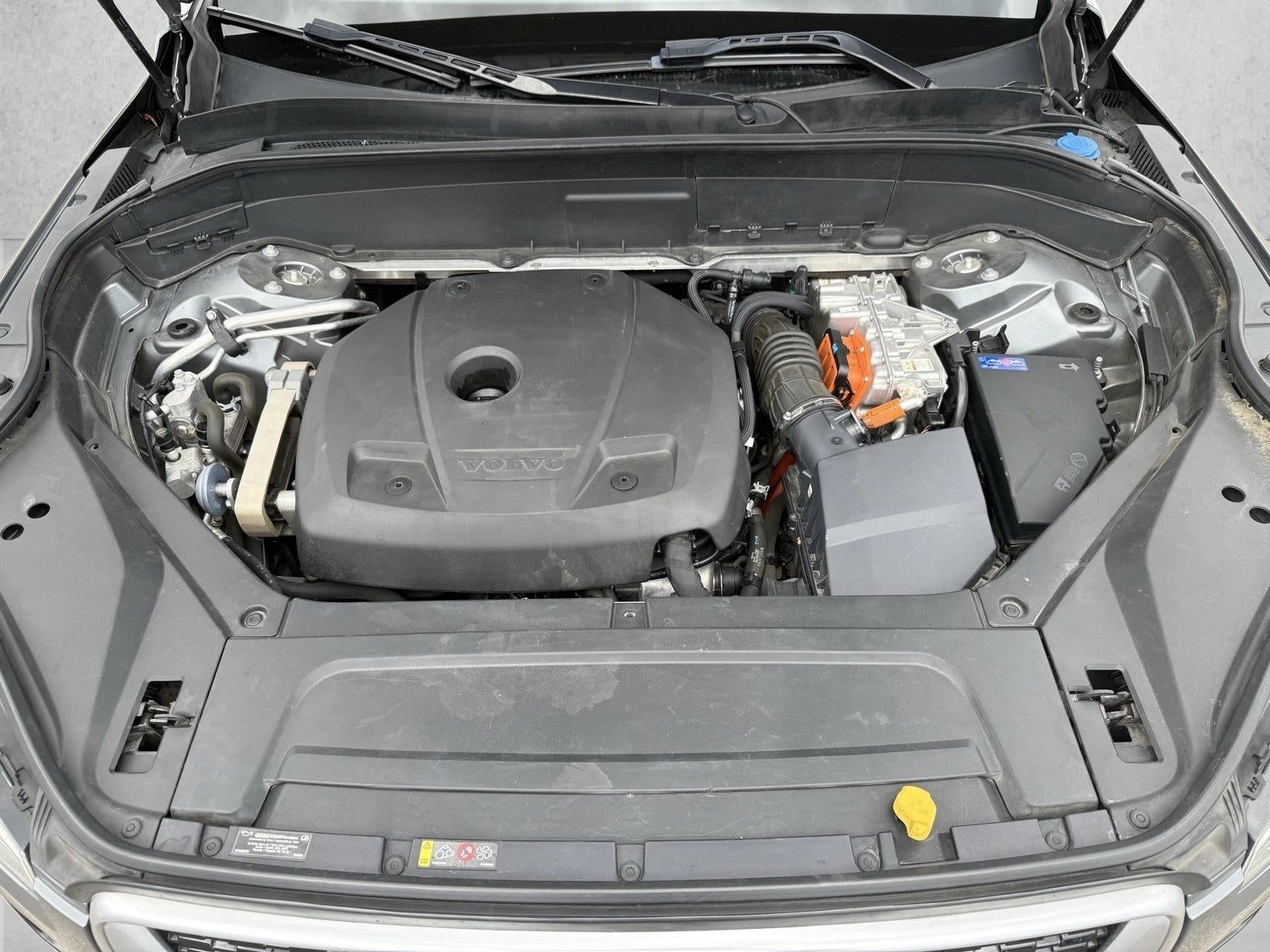 2019 Volvo XC90 T8 eAWD Plug-In Hybrid R-Design
