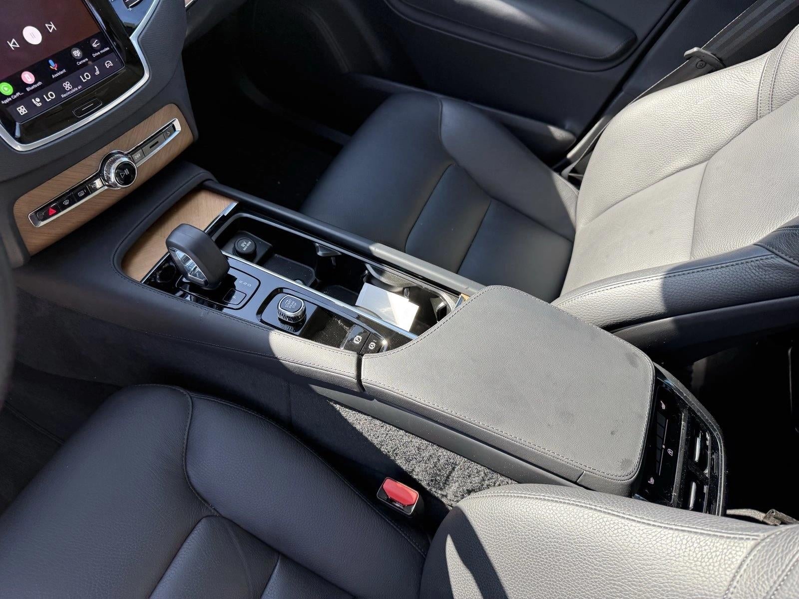 2025 Volvo XC90 Plug-In Hybrid T8 AWD Plus 7-Seater