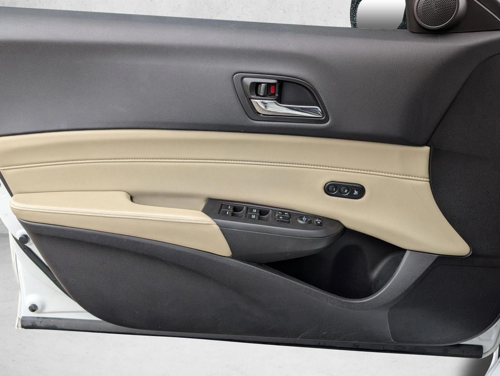 2017 Acura ILX Sedan w/Premium Pkg