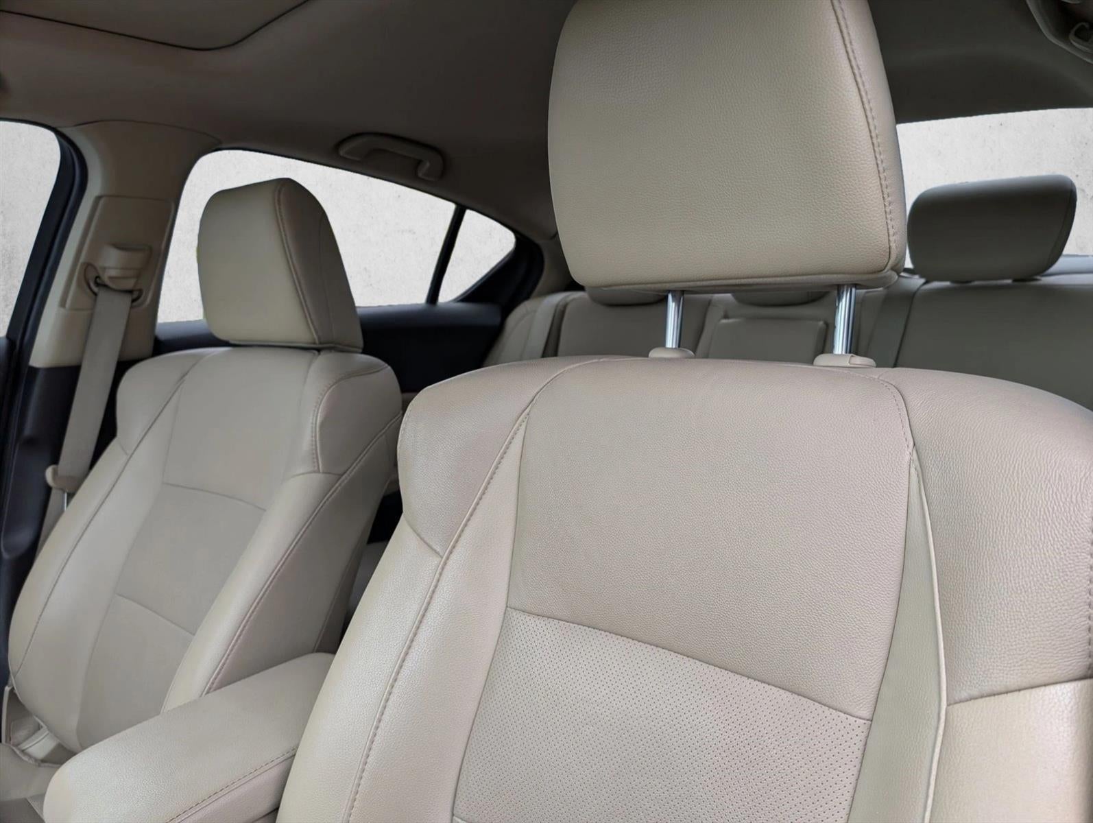 2017 Acura ILX Sedan w/Premium Pkg