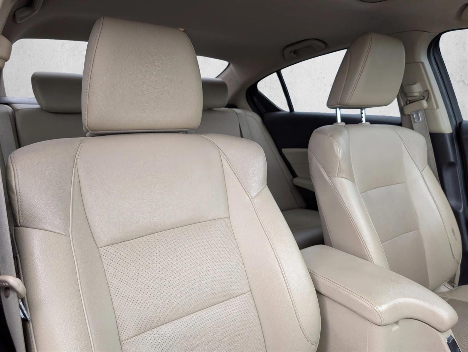 2017 Acura ILX Sedan w/Premium Pkg