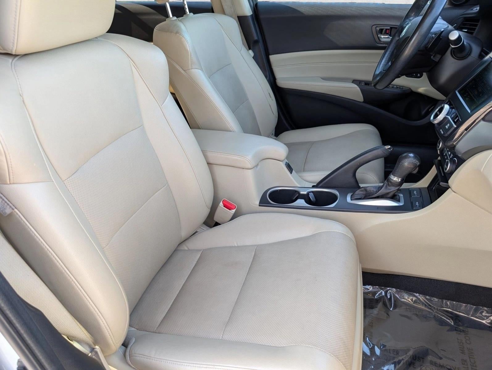 2017 Acura ILX Sedan w/Premium Pkg