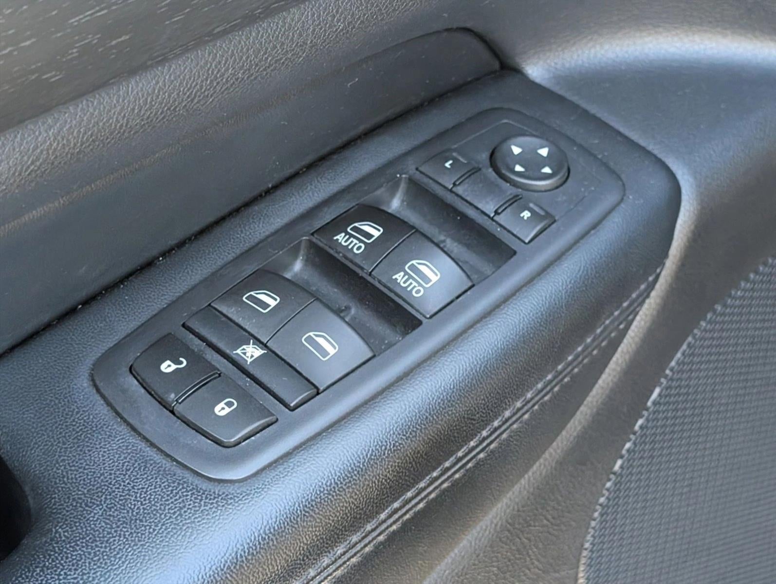 2017 Jeep Grand Cherokee Altitude 4x2 *Ltd Avail*