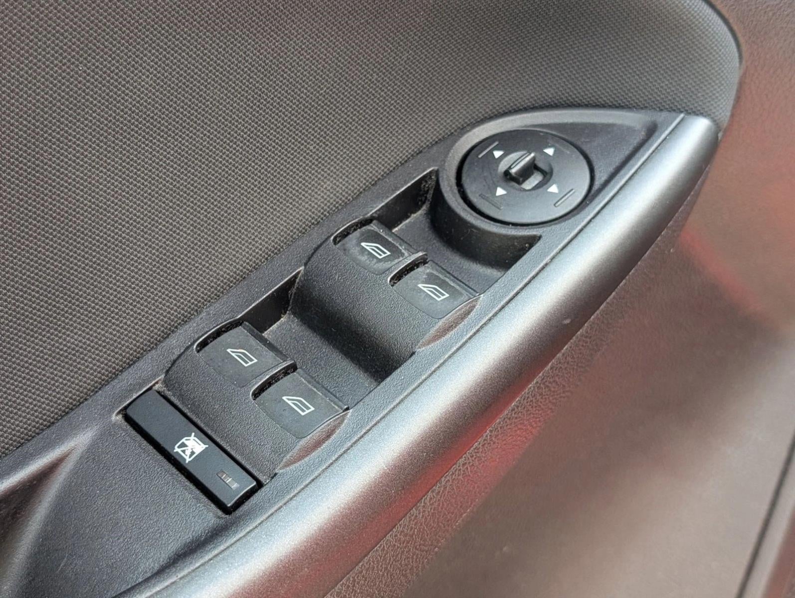 2017 Ford Focus SEL Sedan