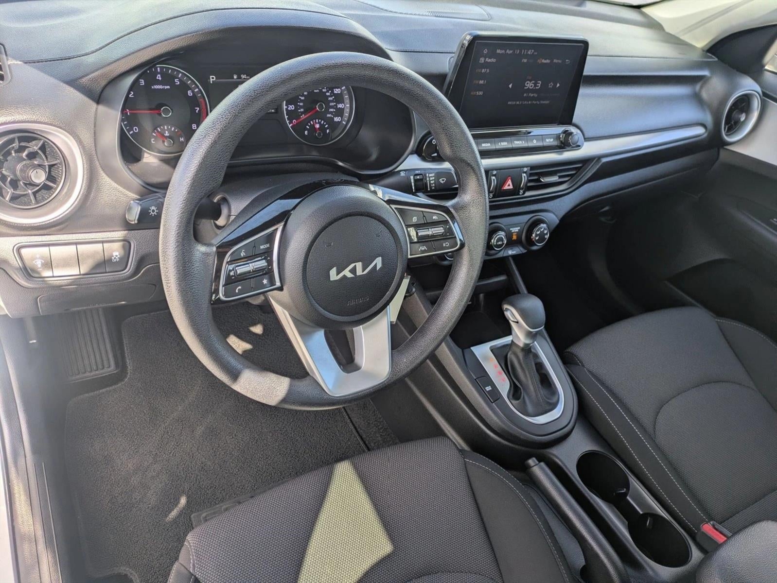 2023 Kia Forte LXS IVT