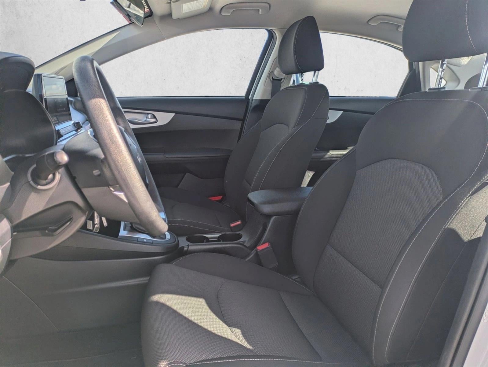 2023 Kia Forte LXS IVT