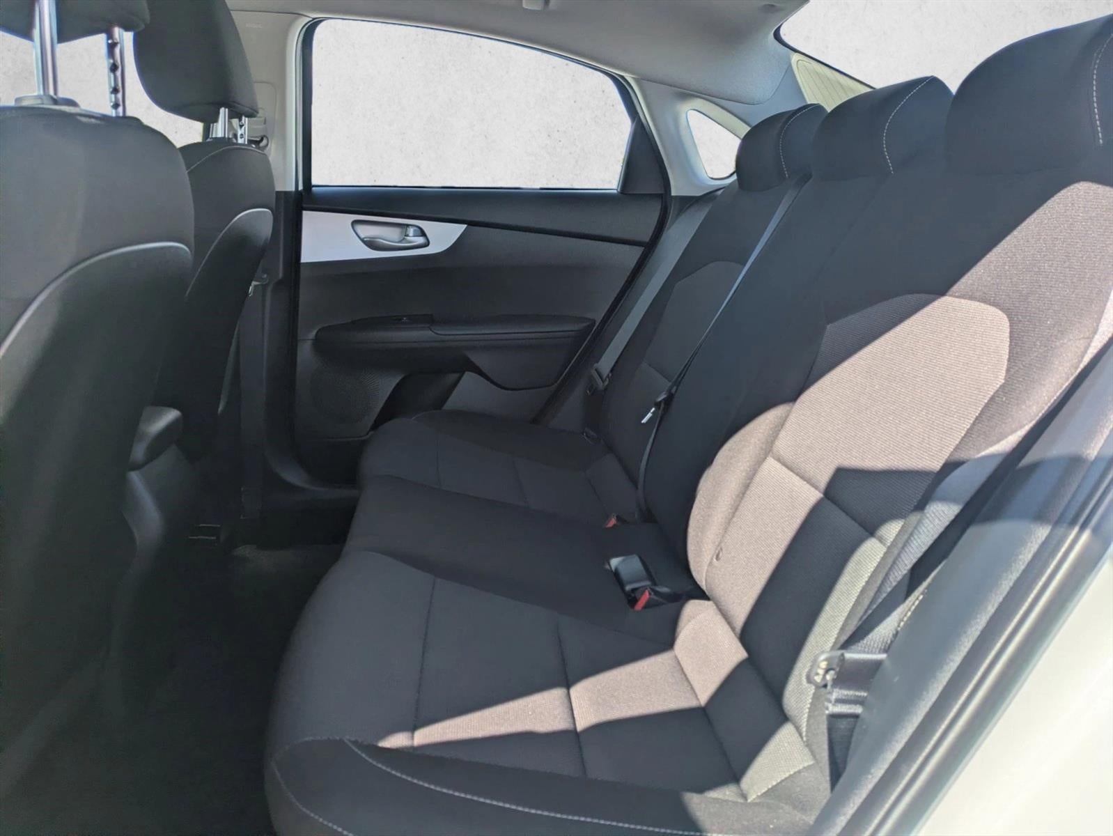 2023 Kia Forte LXS IVT