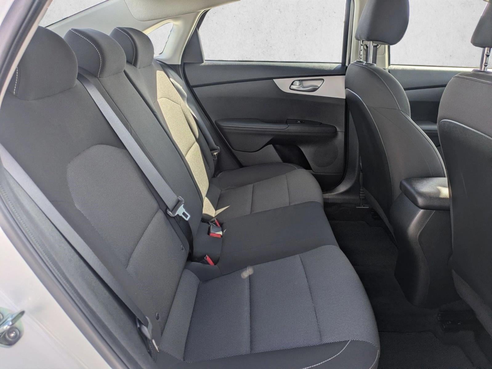 2023 Kia Forte LXS IVT