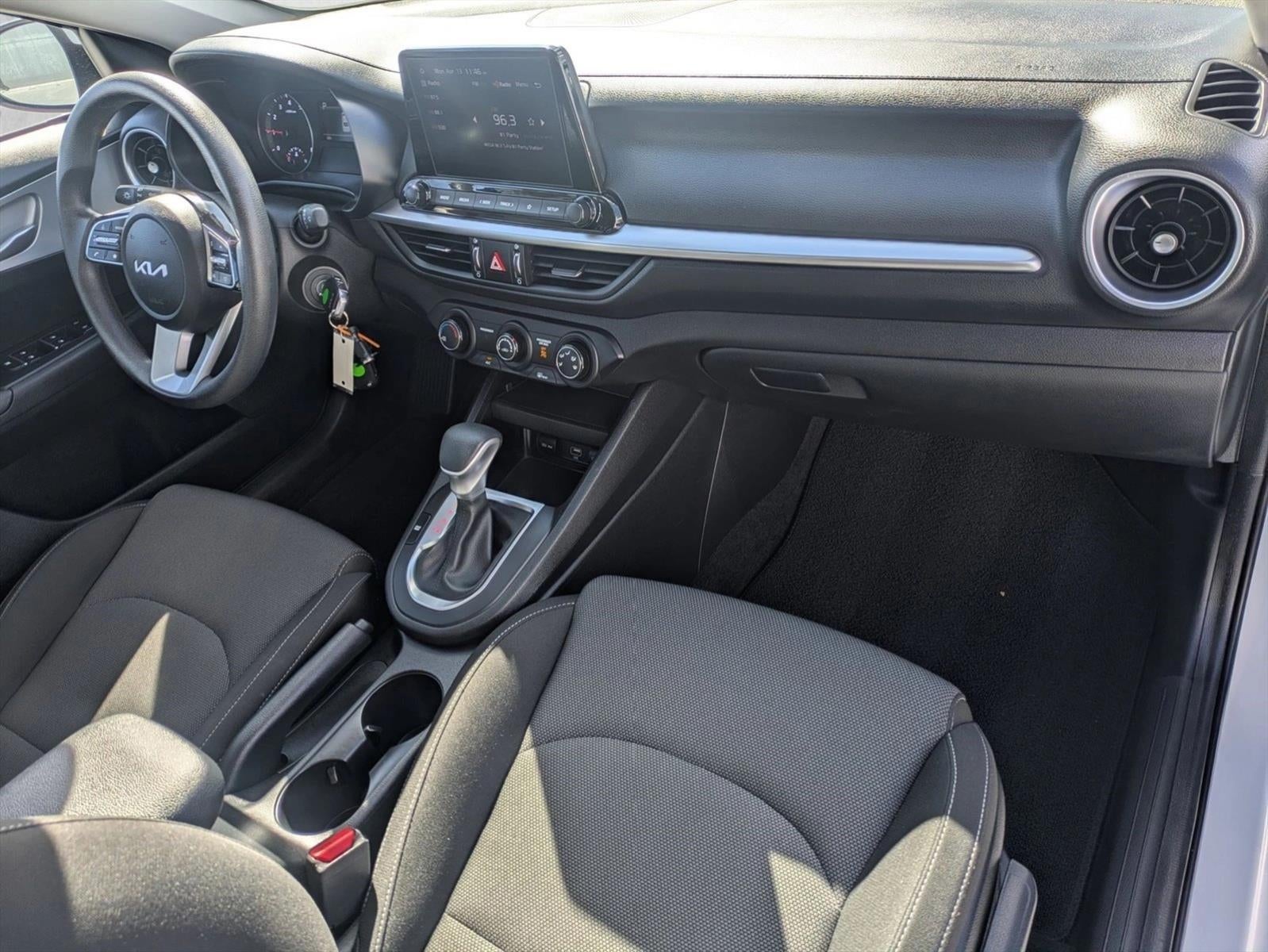 2023 Kia Forte LXS IVT