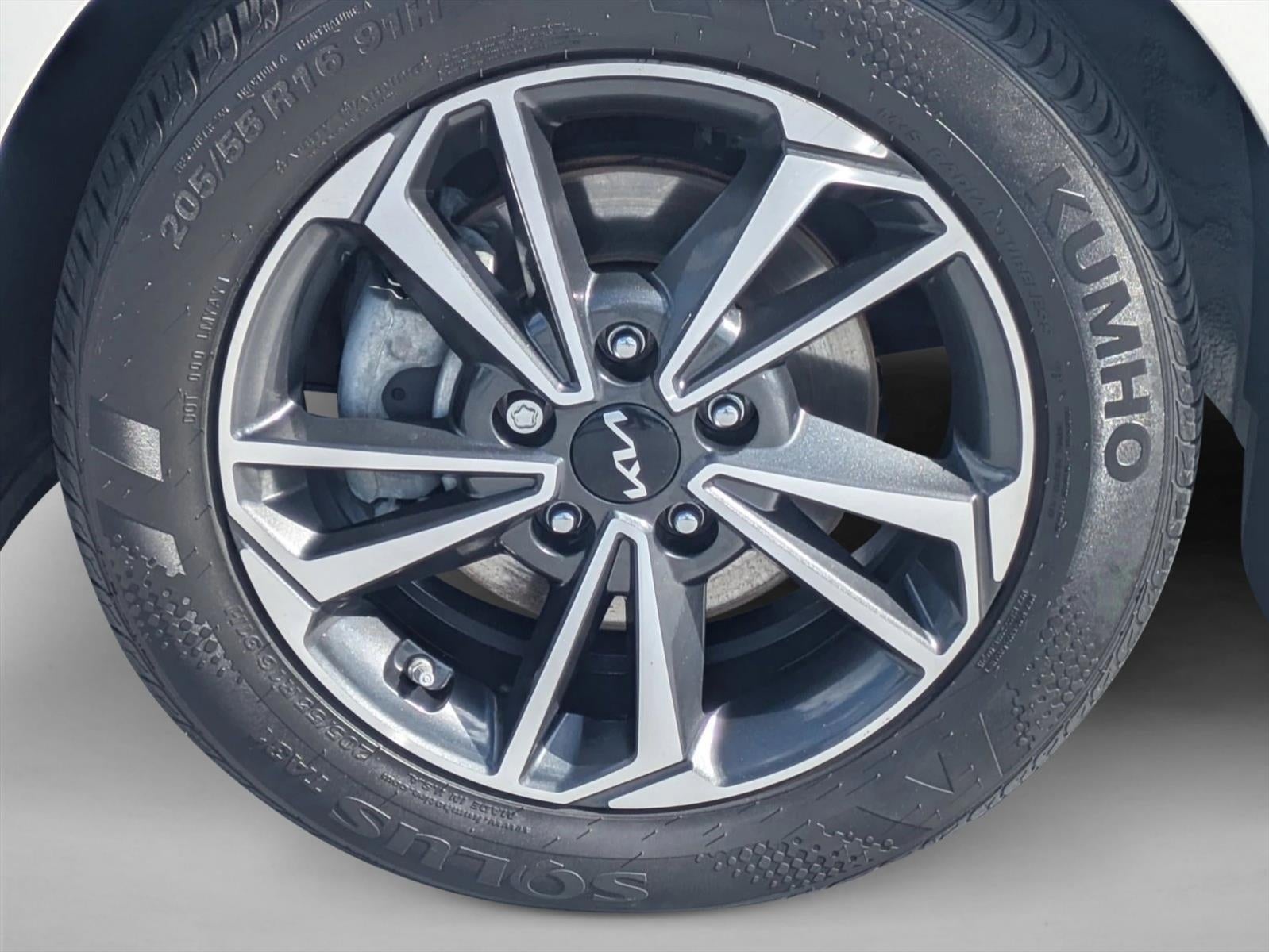 2023 Kia Forte LXS IVT