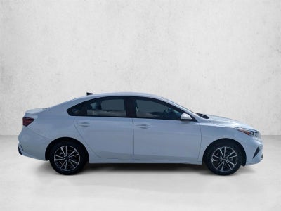 2023 Kia Forte LXS IVT