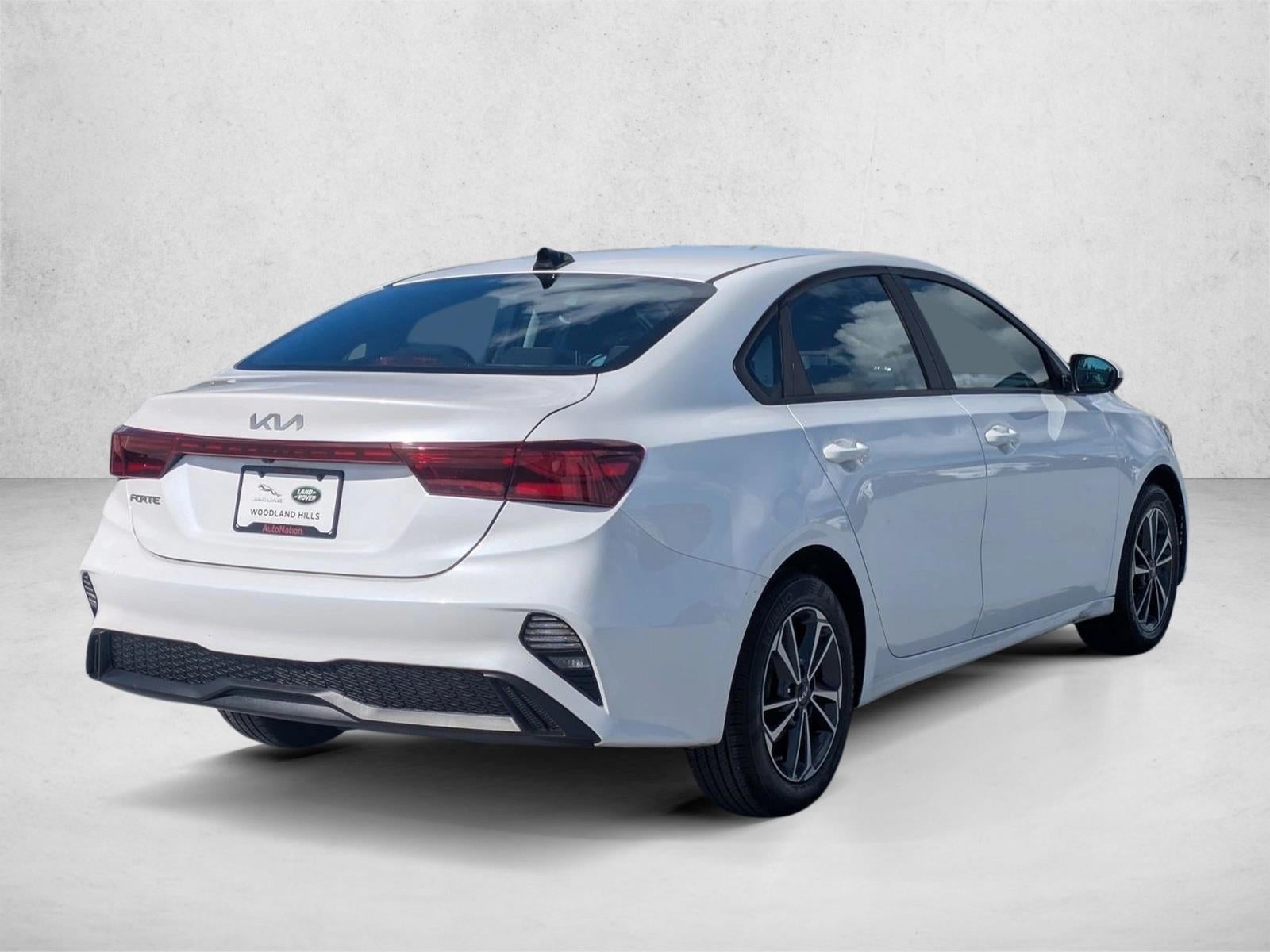 2023 Kia Forte LXS IVT