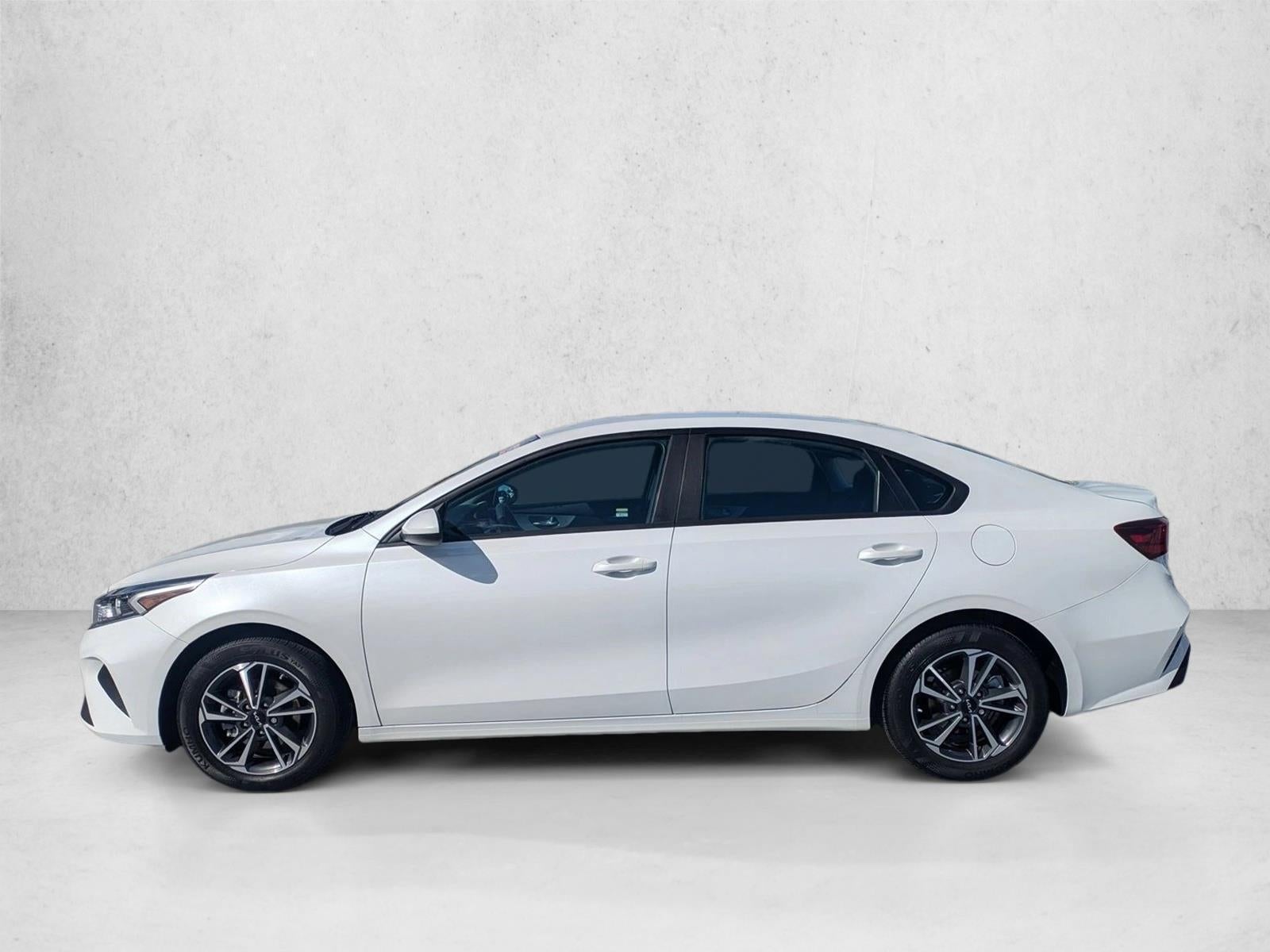 2023 Kia Forte LXS IVT