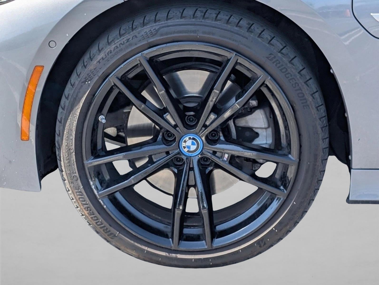 2023 BMW 330e xDrive Plug-In Hybrid