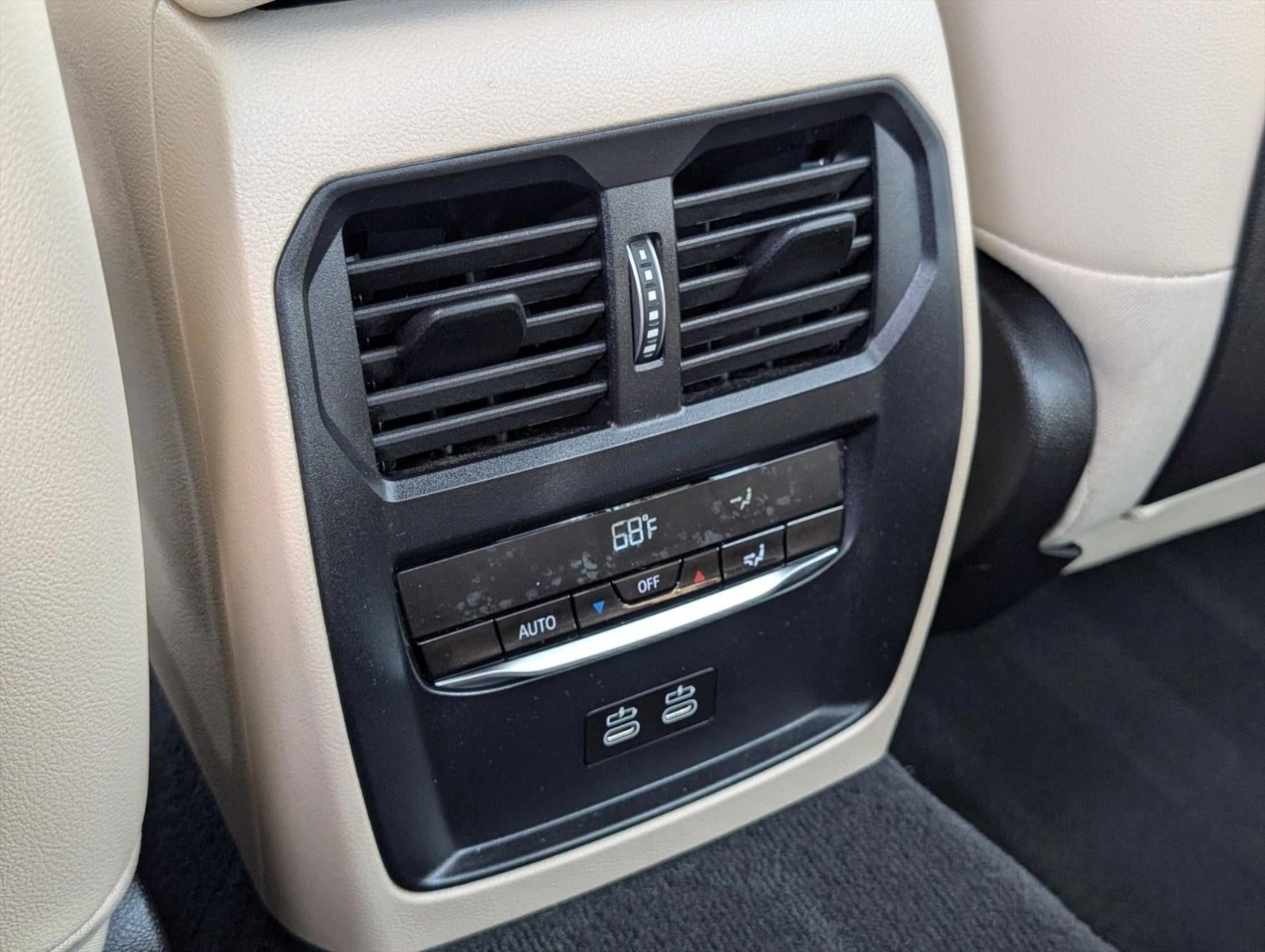 2025 BMW 330i Sedan