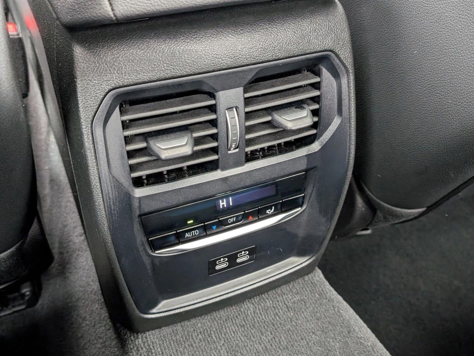 2025 BMW 330i Sedan