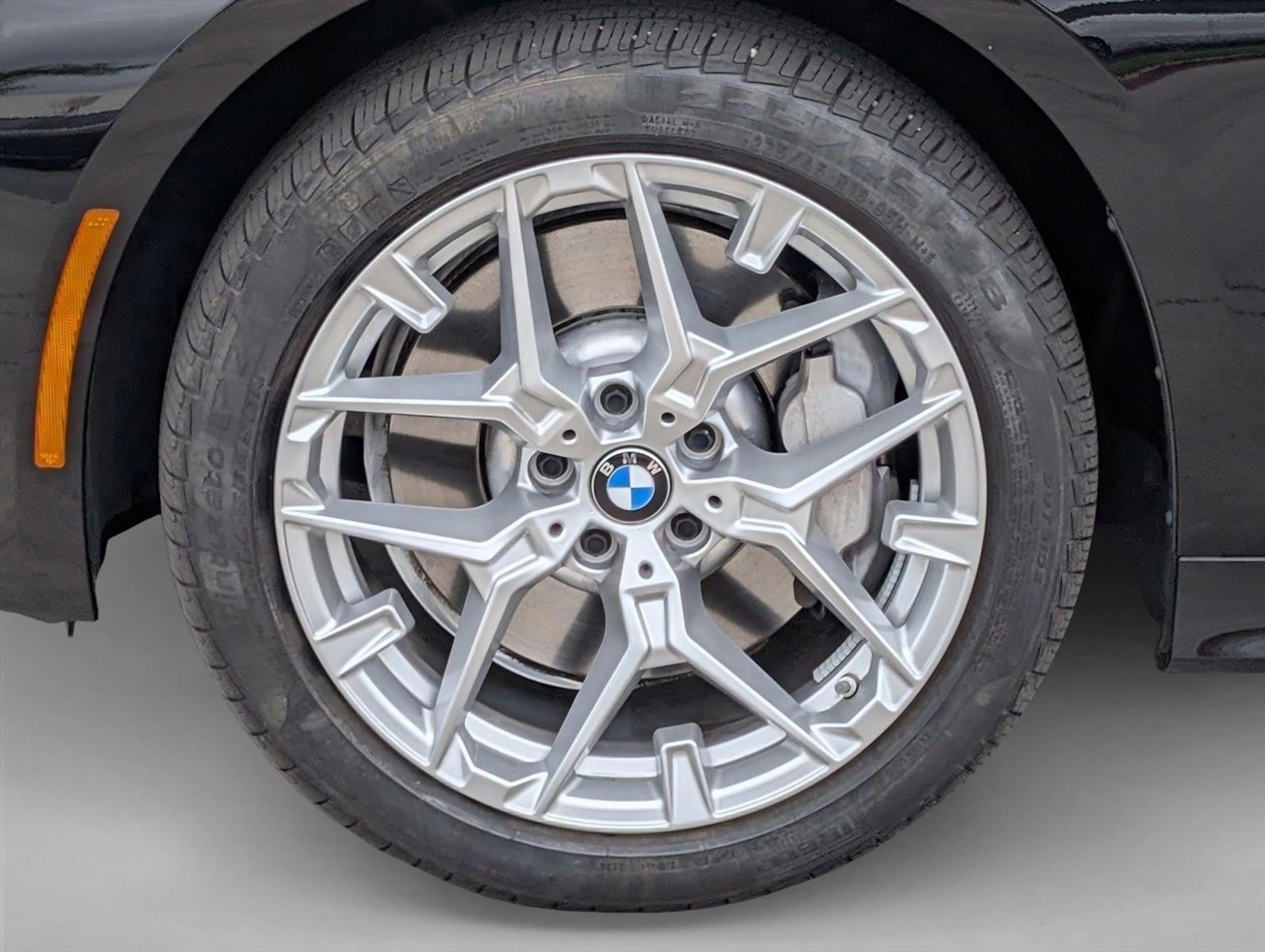 2025 BMW 330i Sedan