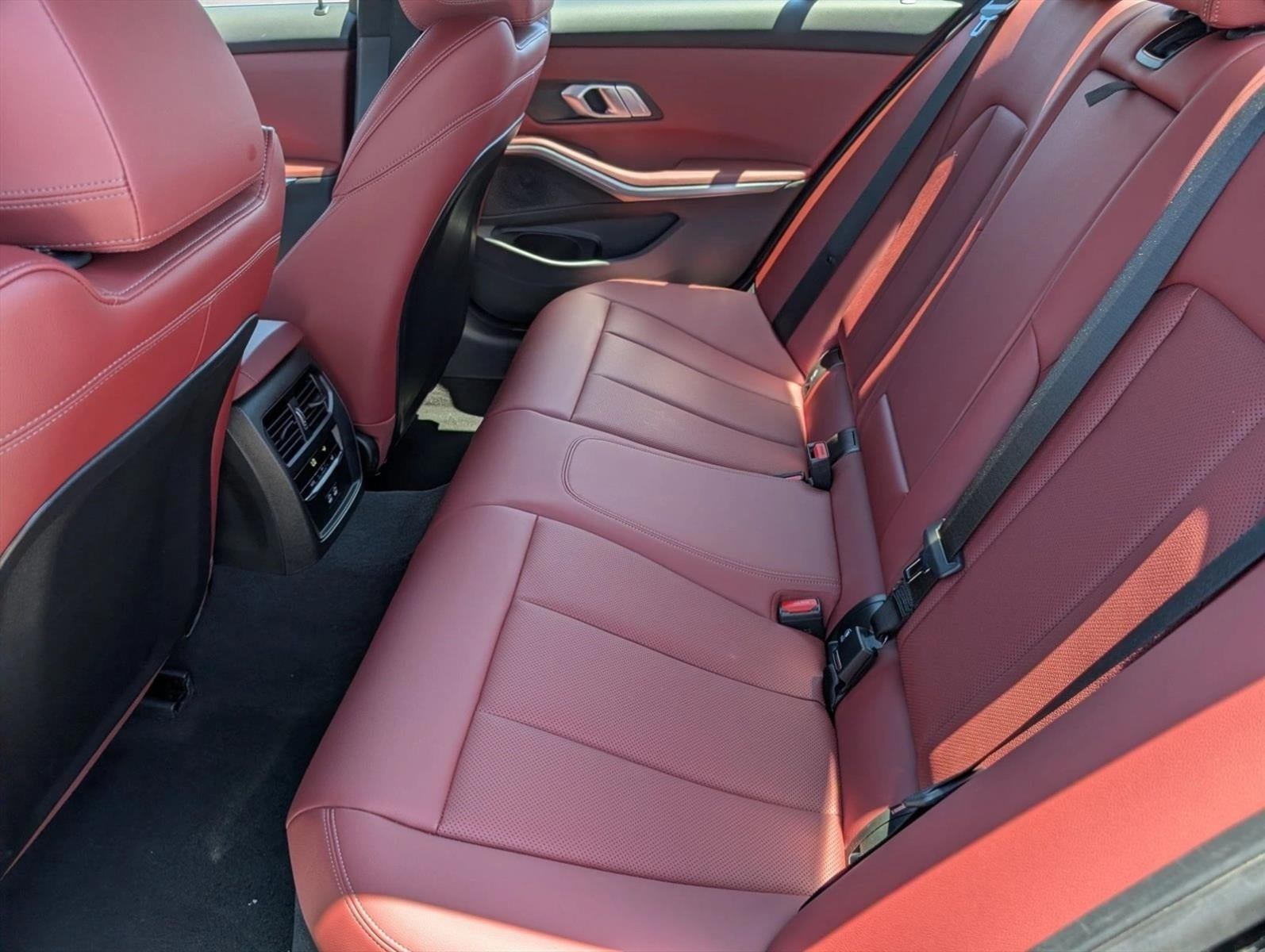 2025 BMW 330i Sedan