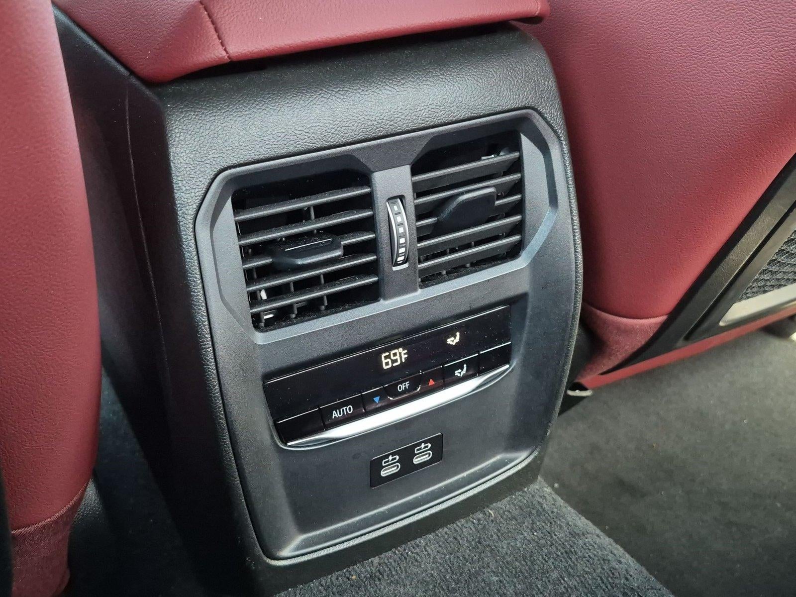 2023 BMW 330i Sedan