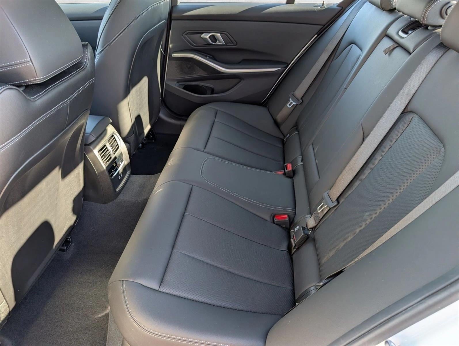 2026 BMW 3 Series 330i - Photo 20