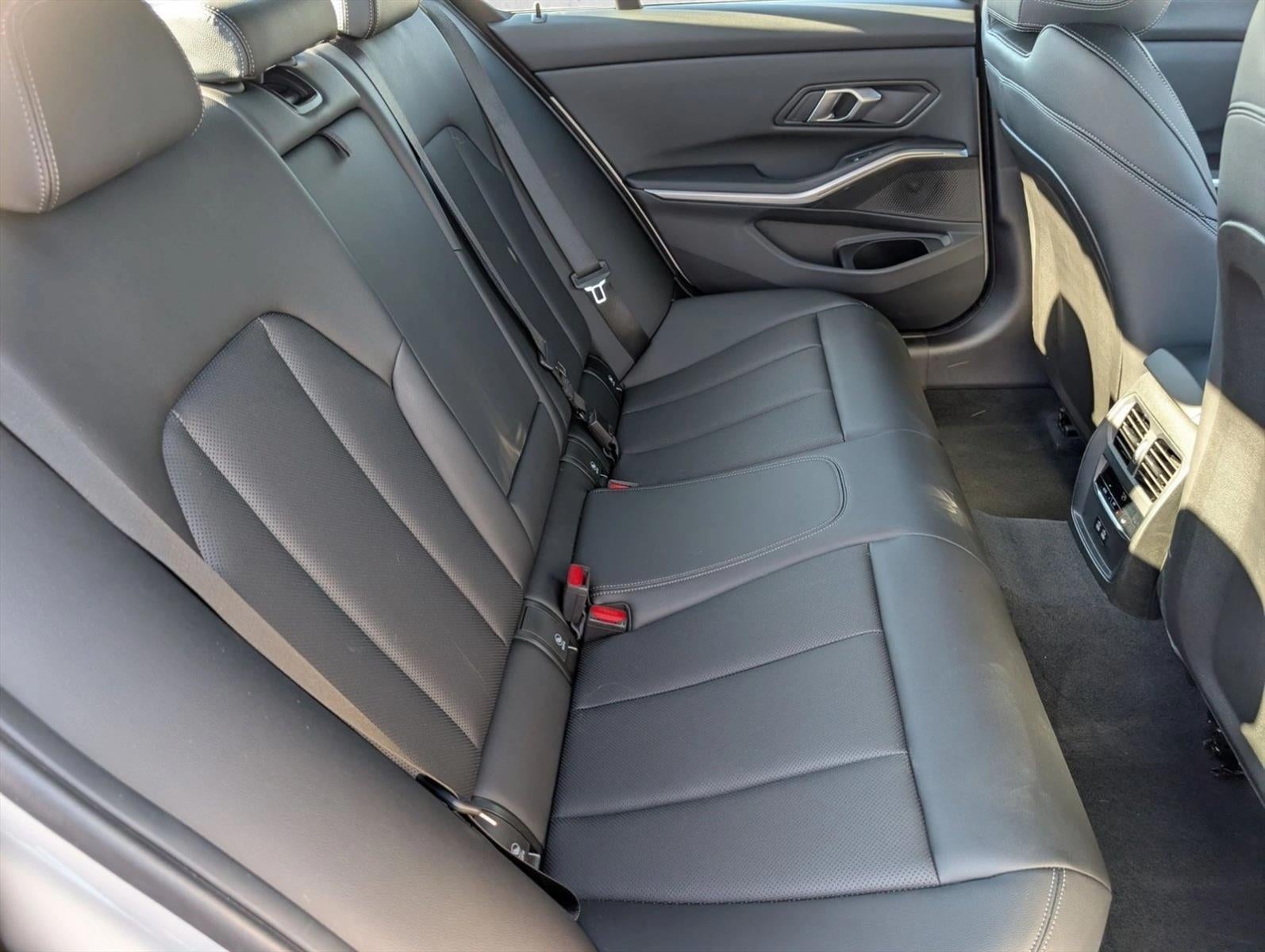 2026 BMW 3 Series 330i - Photo 21