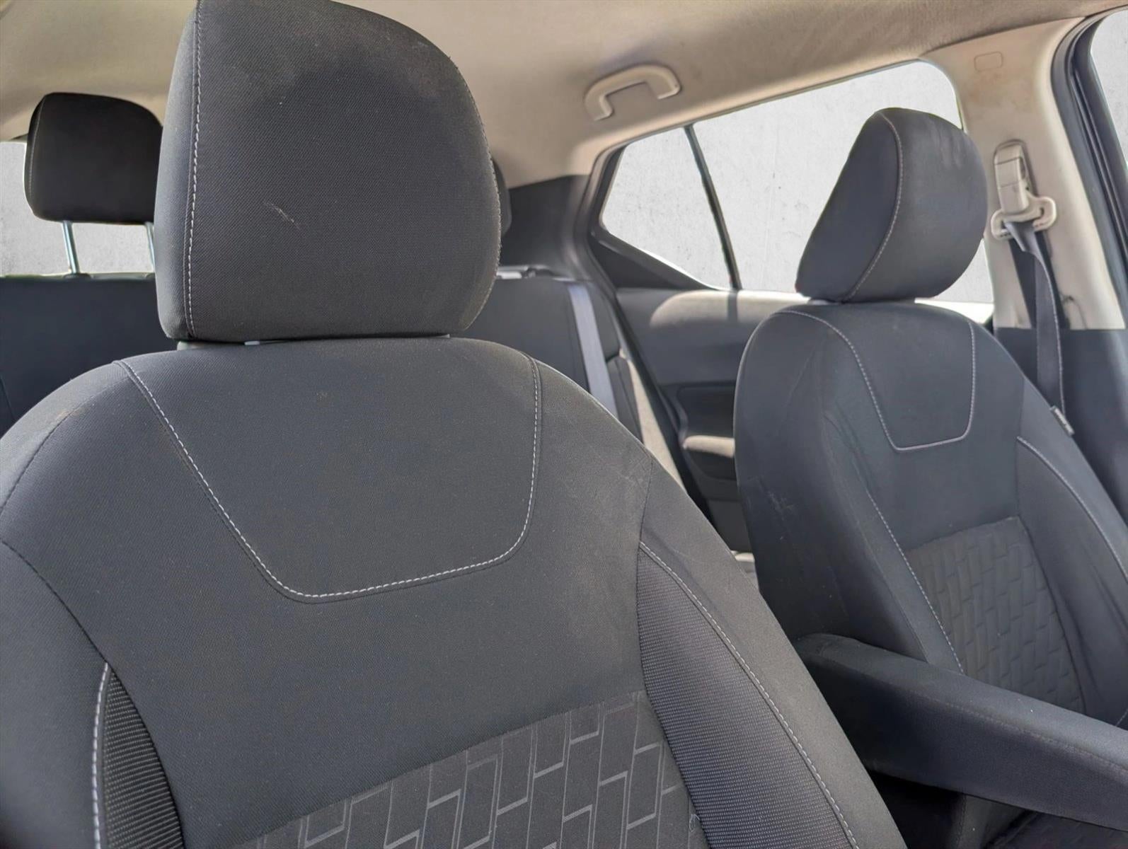 2022 Nissan Kicks S FWD