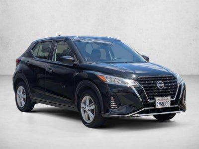 2022 Nissan Kicks S FWD
